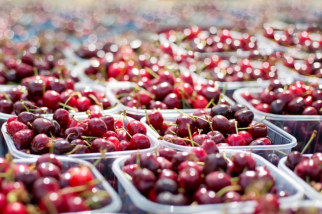 Farmer's karket cherries